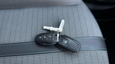 Peugeot 208 1.2 PureTech 100 Allure Premium + 5dr Petrol Hatchback